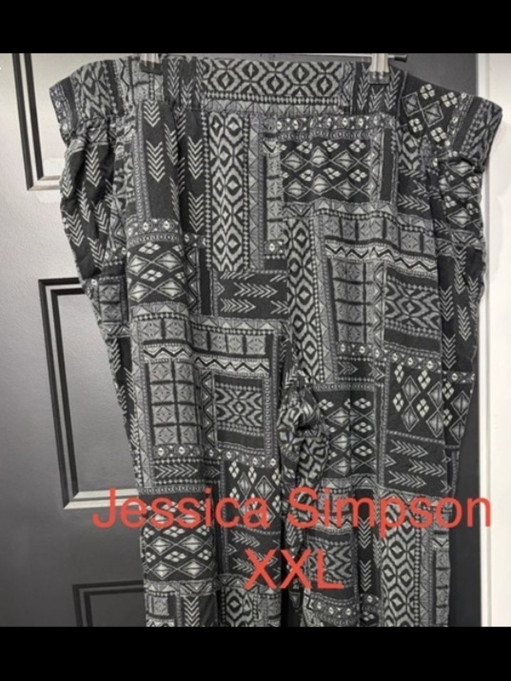 Jessica Simpson Black & White Geometric Wide-Leg Jumpsuit